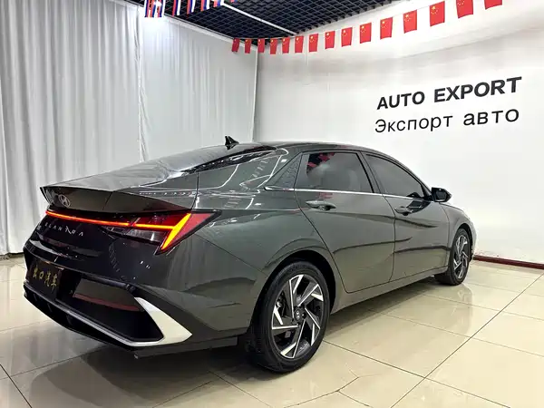 Hyundai Elantra 2023