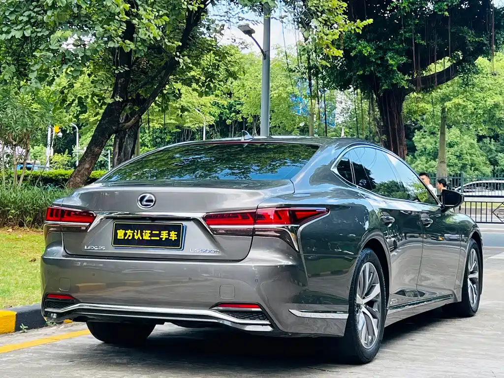Lexus LS 2020 — фото 5