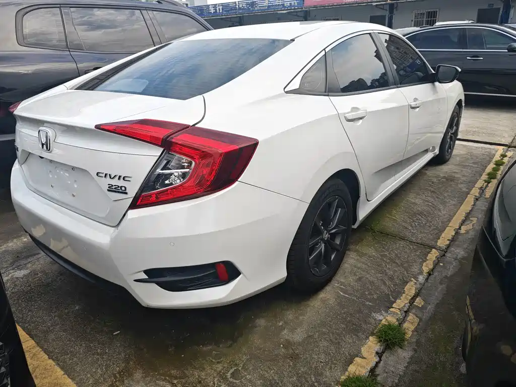Honda Civic 2021 — фото 14