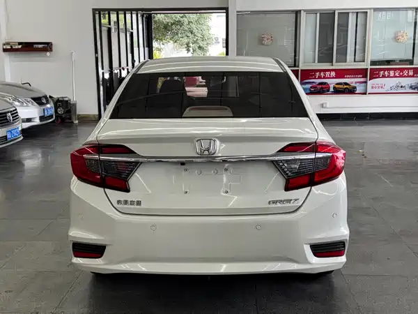Honda Greiz 2018