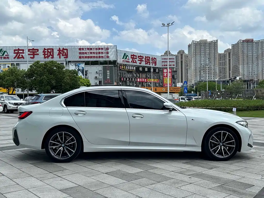 BMW 3 Series 2023