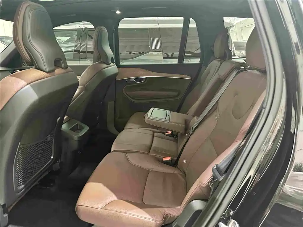 Volvo XC90 2025 — фото 13
