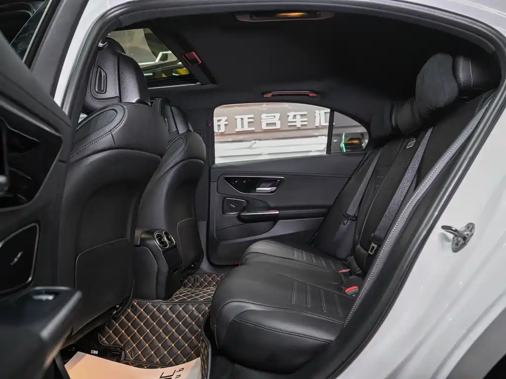Mercedes-Benz C-Class 2023 — фото 14