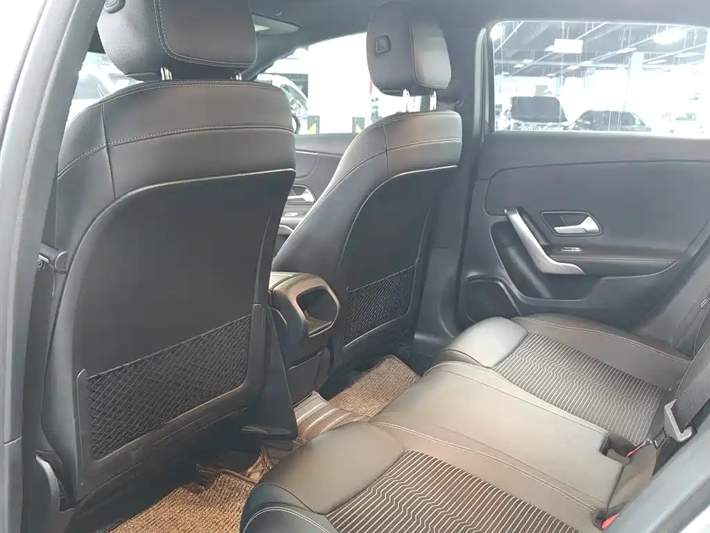Mercedes-Benz A-Class 2020 — фото 17