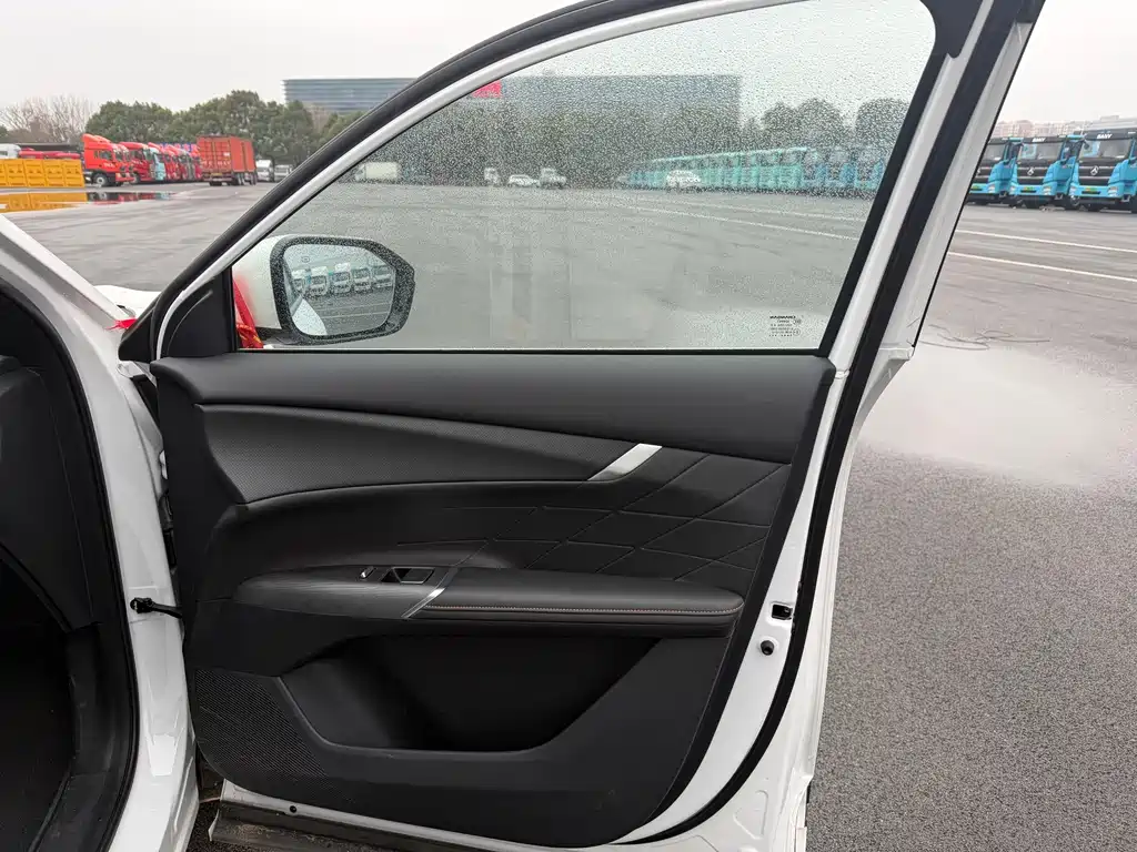 Changan CS75PLUS 2025 — фото 10