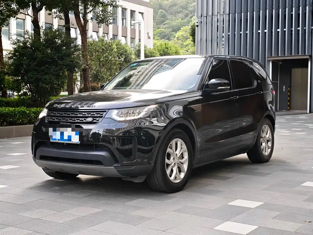 Land Rover Discovery 2018 — фото 1