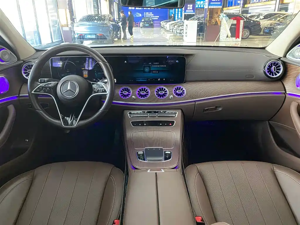 Mercedes-Benz E-Class 2023 — фото 15