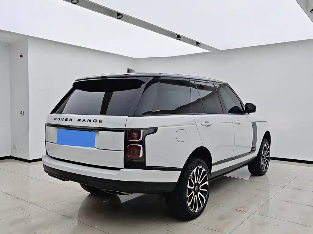 Land Rover Range Rover 2021 — фото 10