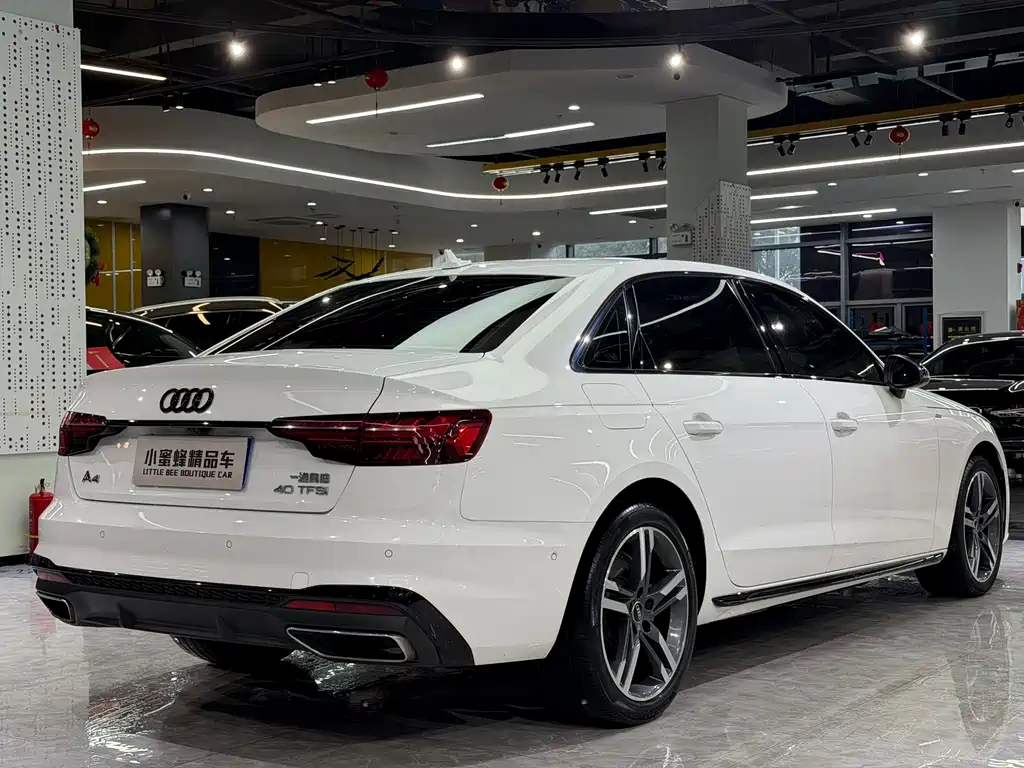 Audi A4L 2022 — фото 16