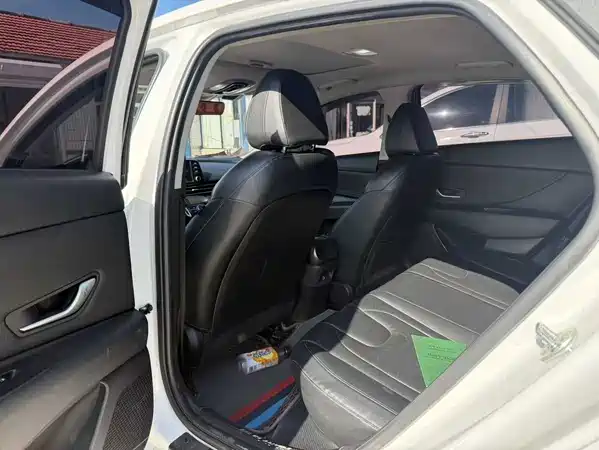Hyundai Elantra 2021