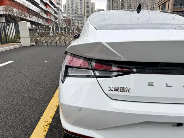 Hyundai Elantra 2022