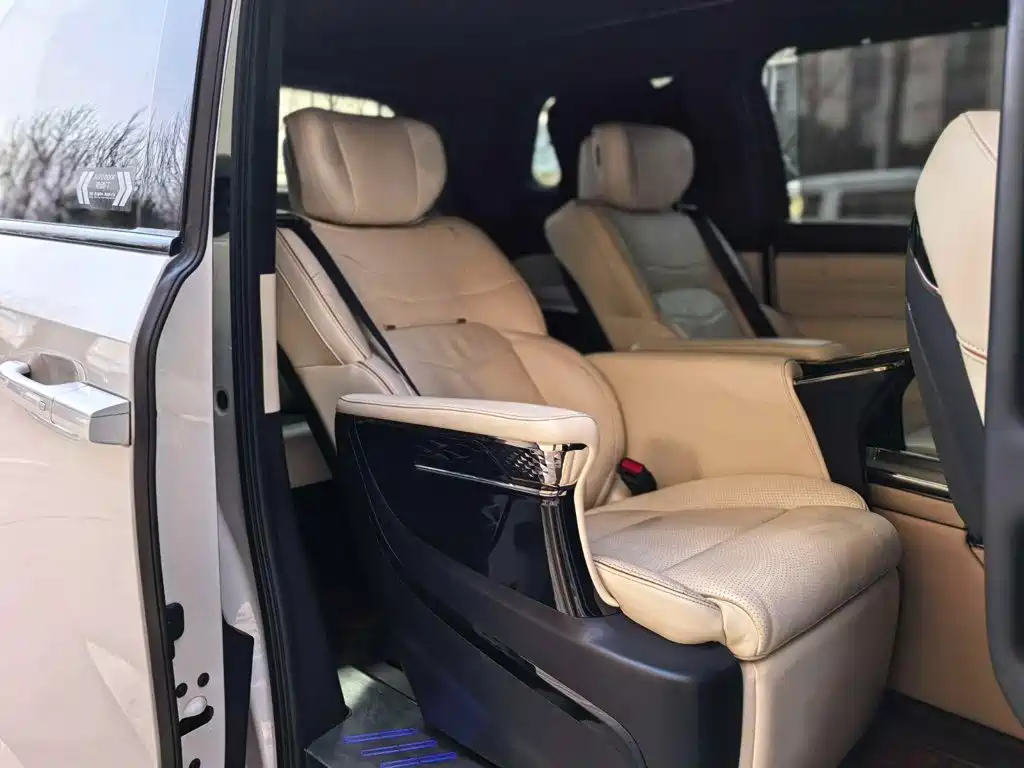 GAC Trumpchi M8 2023 — фото 13