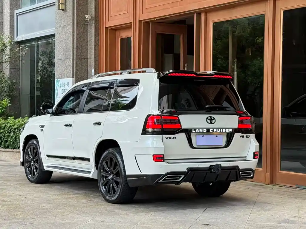 Toyota Land Cruiser 2018 — фото 7
