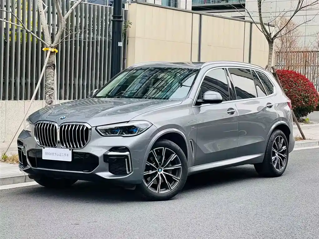 BMW X5 2022 — фото 1
