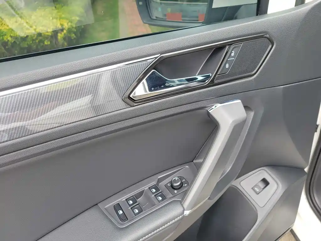 Volkswagen Tiguan L 2021 — фото 21