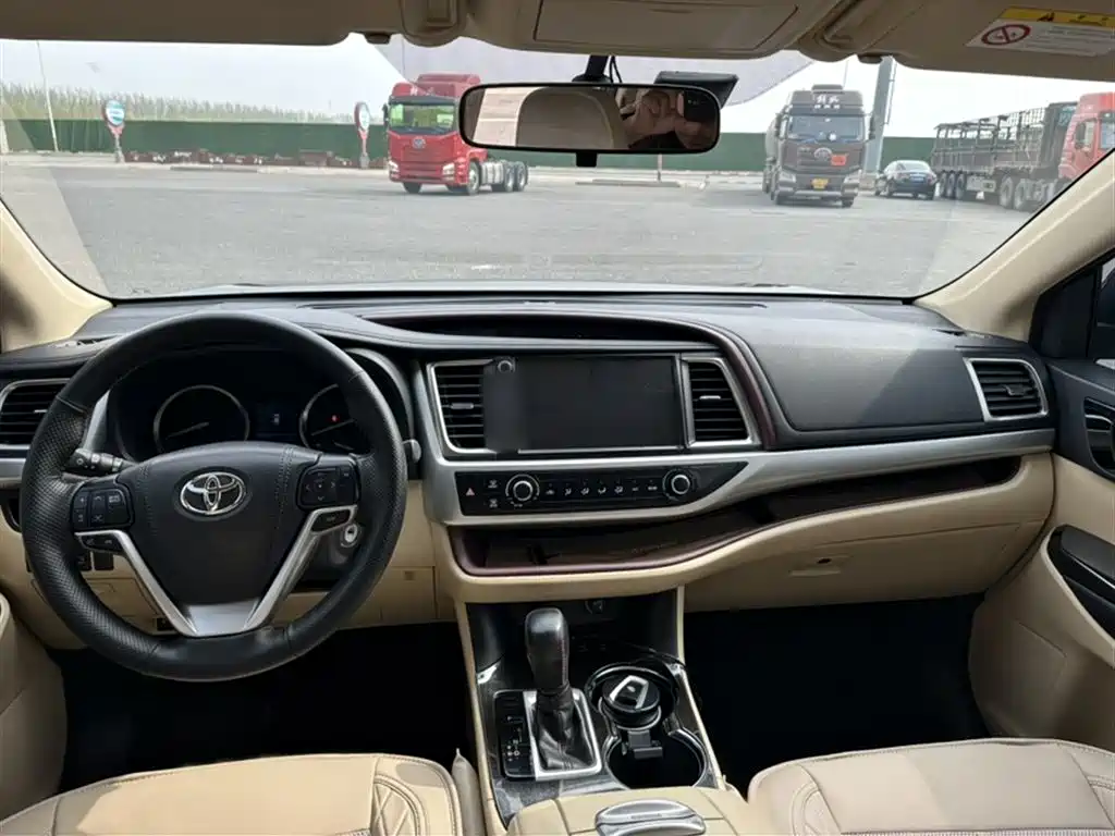 Toyota Highlander 2016 — фото 16