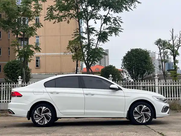 Volkswagen Bora 2023
