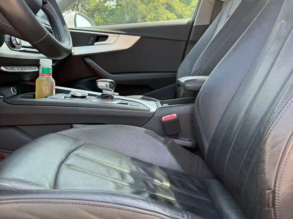 Audi A4L 2018