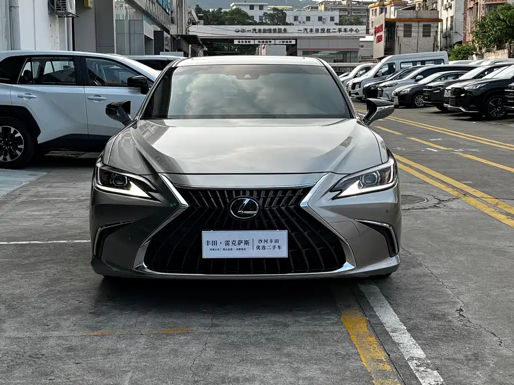Lexus ES 2023 — фото 2