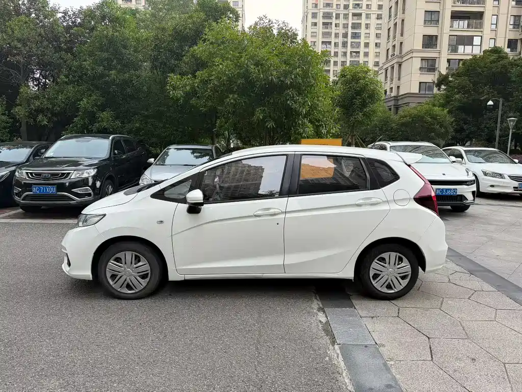 Honda Fit 2018 — фото 3