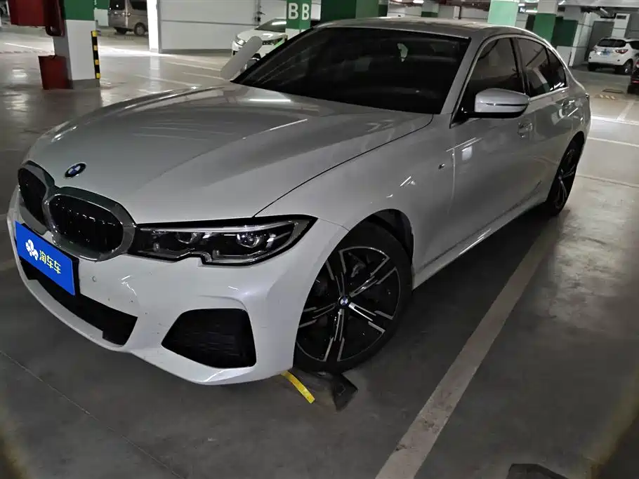 BMW 3 Series 2022 — фото 1