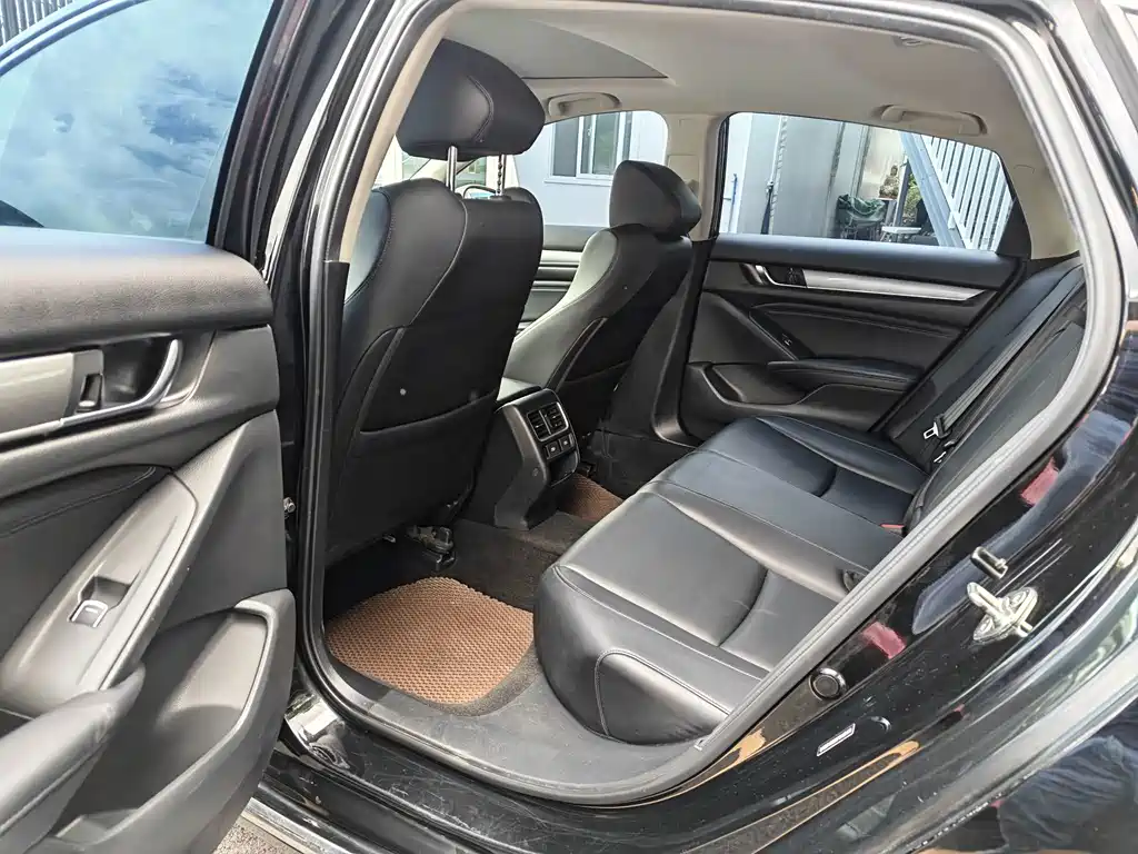 Honda Accord 2023 — фото 12