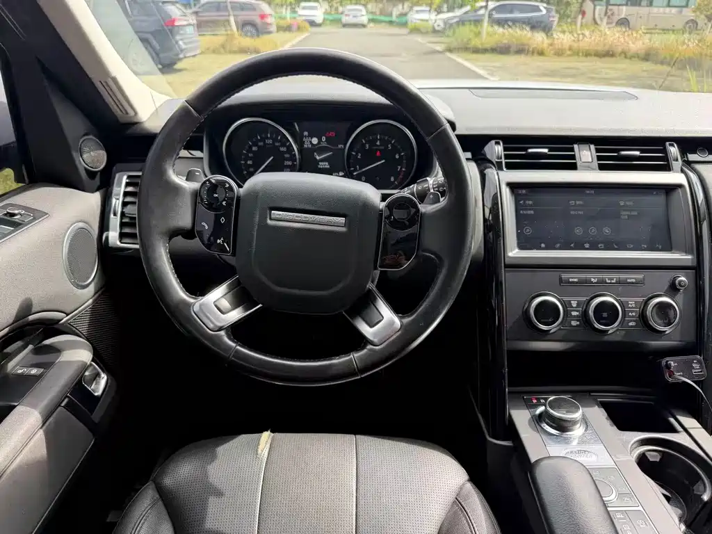 Land Rover Discovery 2019 — фото 10