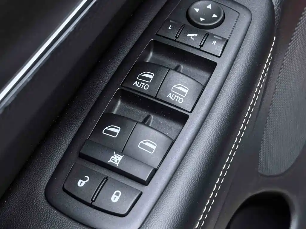 Jeep Grand Cherokee 2017 — фото 9