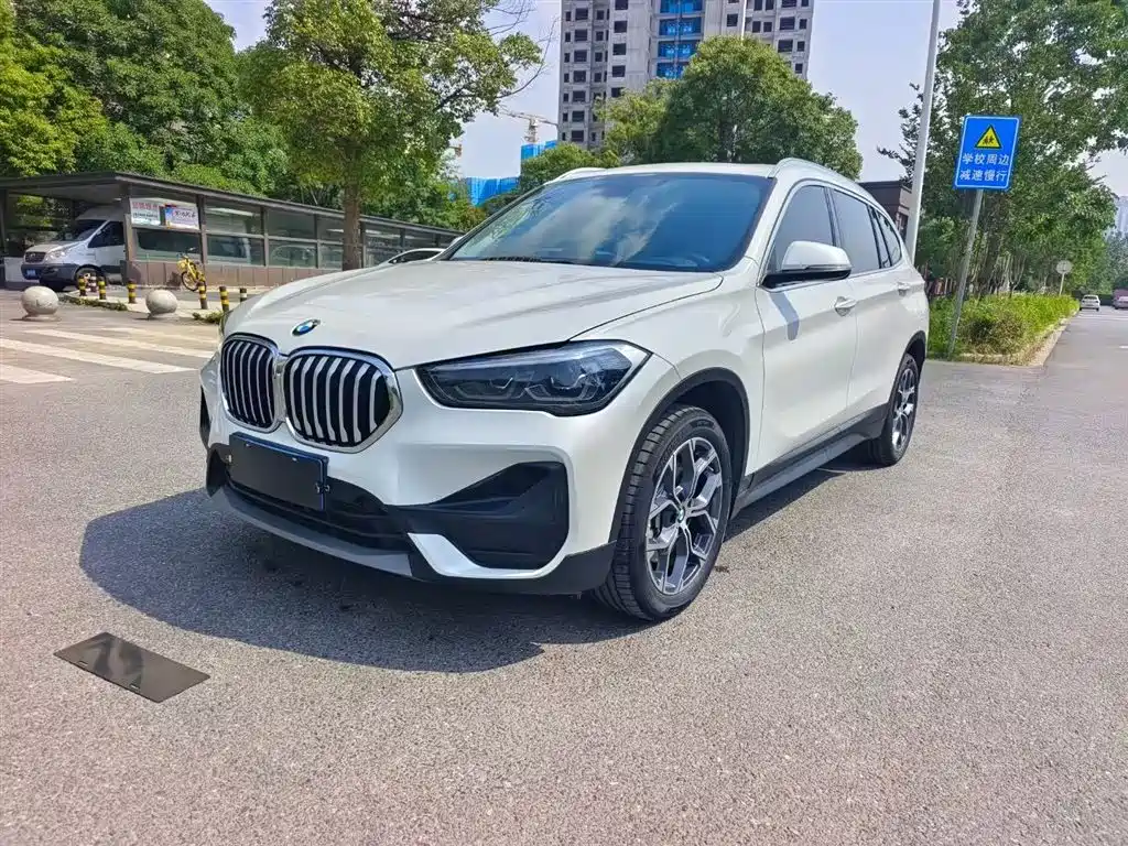 BMW X1 2022 — фото 1