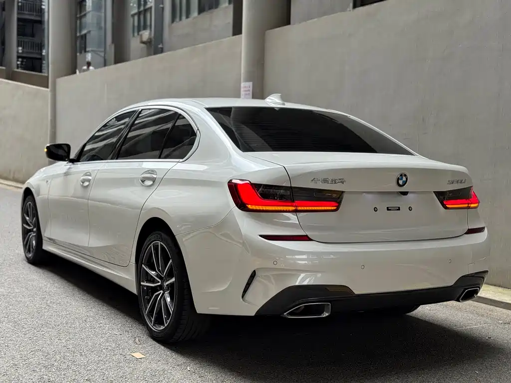 BMW 3 Series 2022