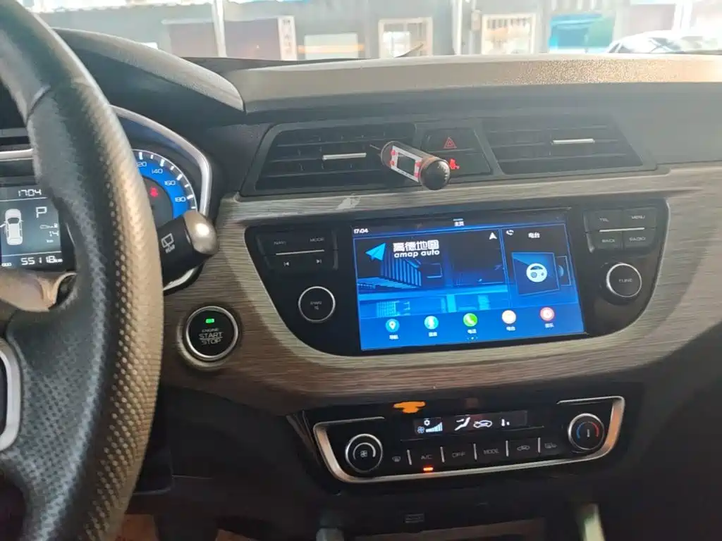 Geely Vision X3 2018 — фото 13