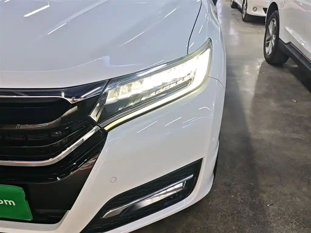 Honda UR-V 2017 — фото 24