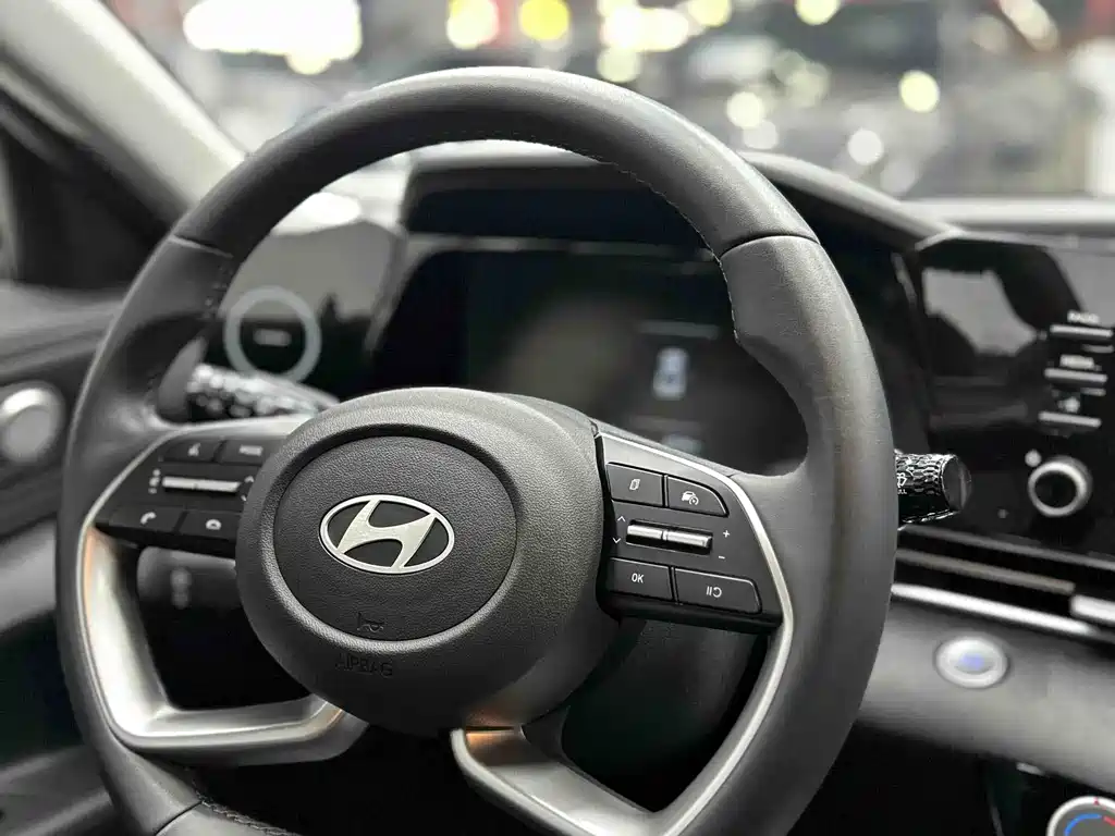 Hyundai Elantra 2024