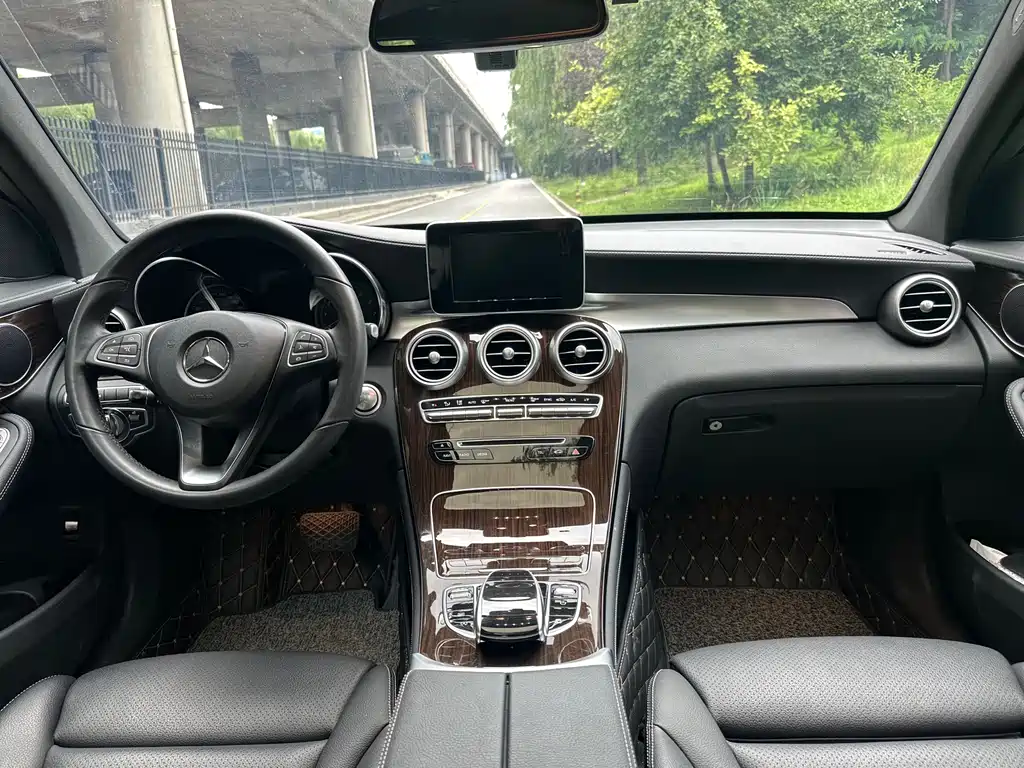 Mercedes-Benz GLC 2019 — фото 17