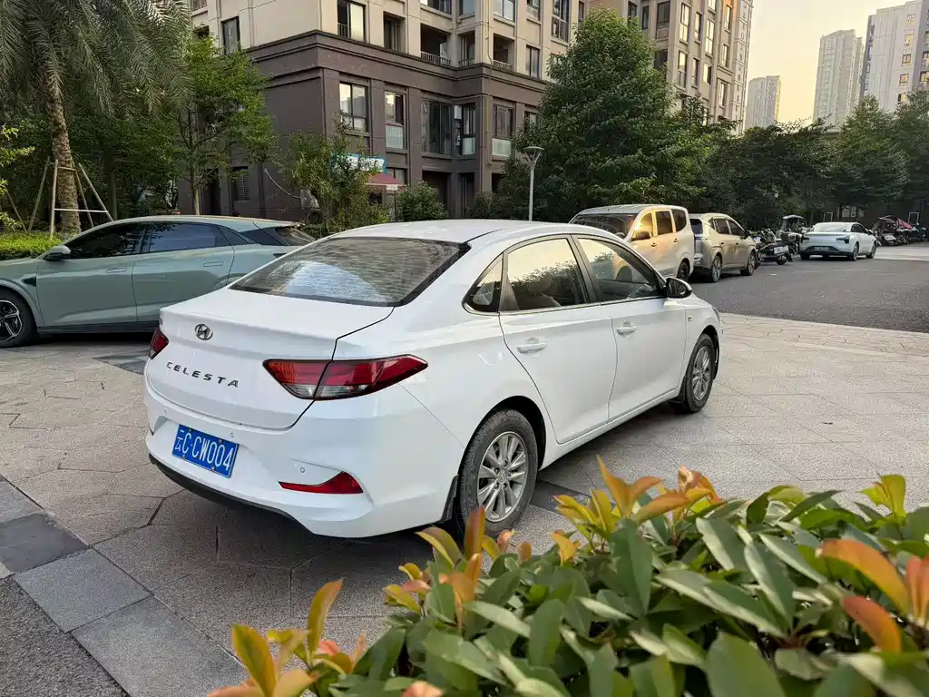 Hyundai Elantra 2020 — фото 9