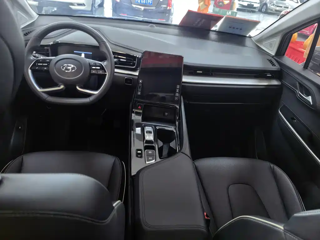 Hyundai Custo 2022 — фото 11