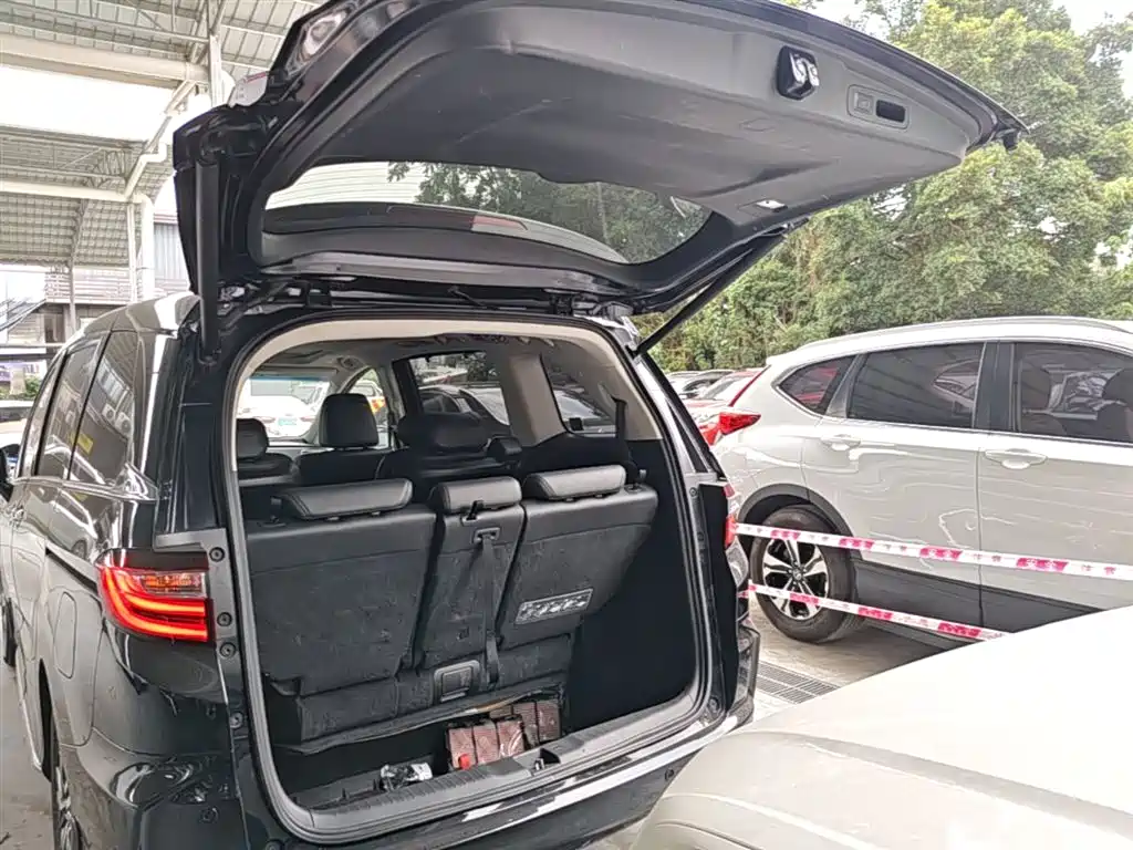 Honda Odyssey 2019 — фото 19