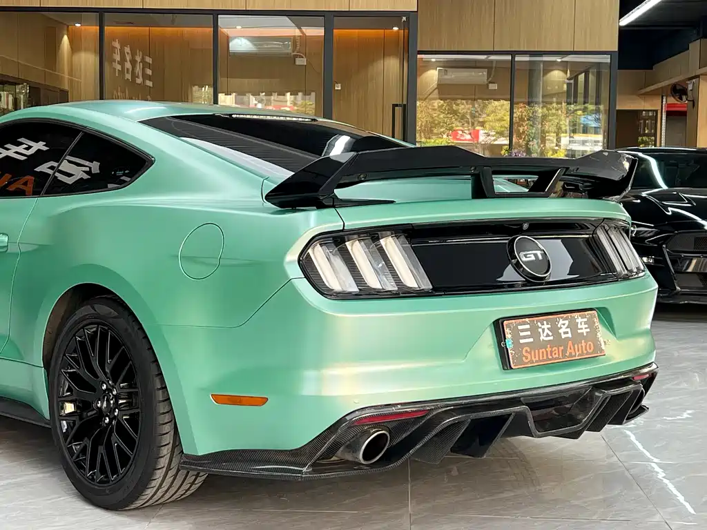 Ford Mustang 2017 — фото 18