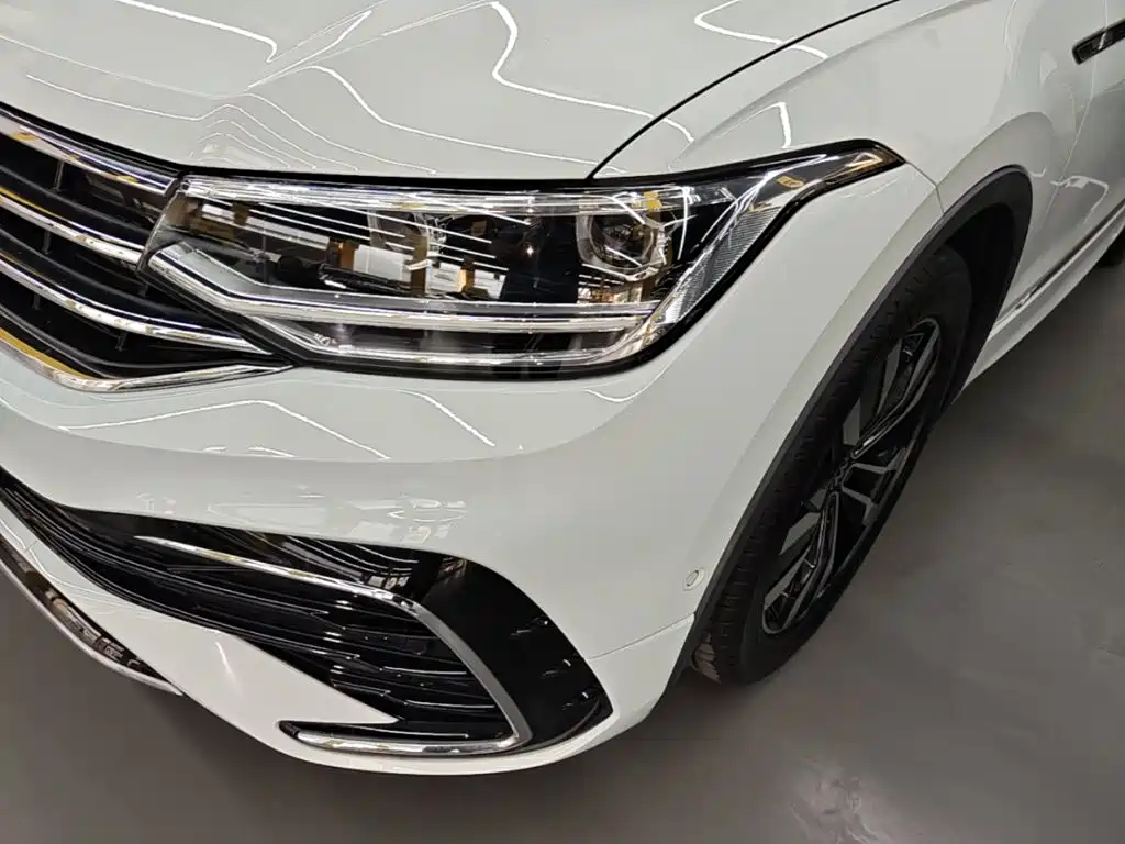 Volkswagen Tiguan L 2023 — фото 24