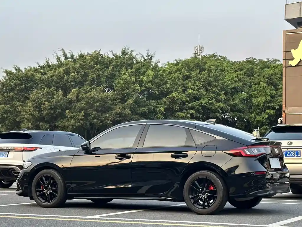Honda Civic 2023 — фото 17