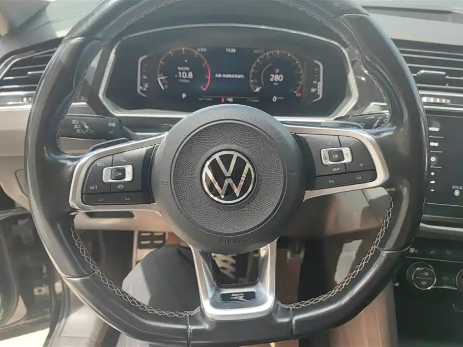 Volkswagen Tiguan L 2021 — фото 15