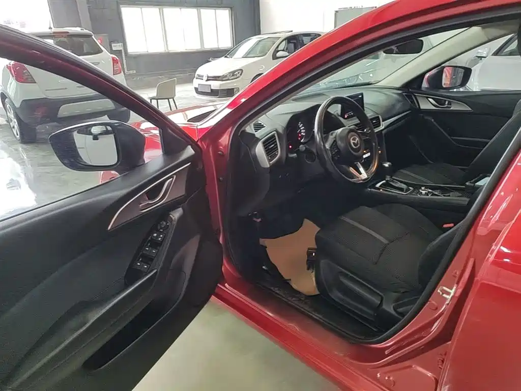 Mazda 3 Axela 2017 — фото 16