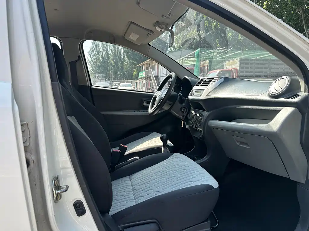 Suzuki Alto 2015 — фото 13