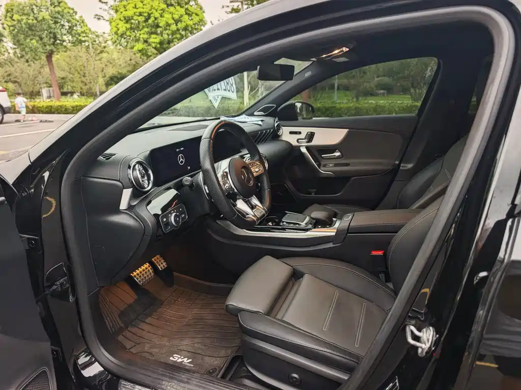 Mercedes-Benz A-Class AMG 2023 — фото 4