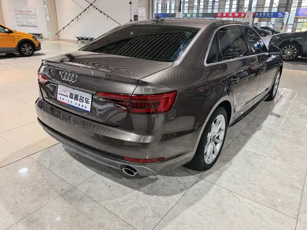 Audi A4L 2017 — фото 2