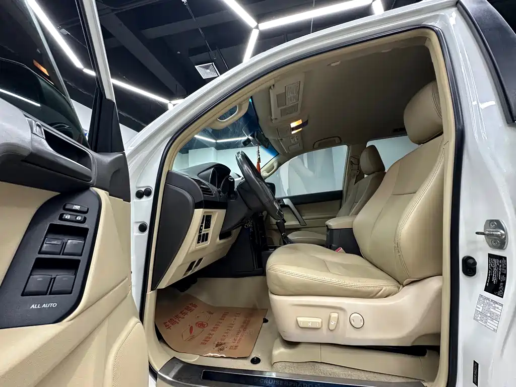 Toyota Prado 2017 — фото 9