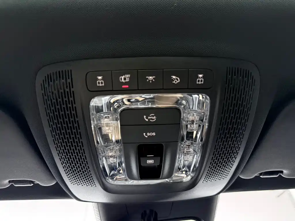 Mercedes-Benz A-Class 2023 — фото 16