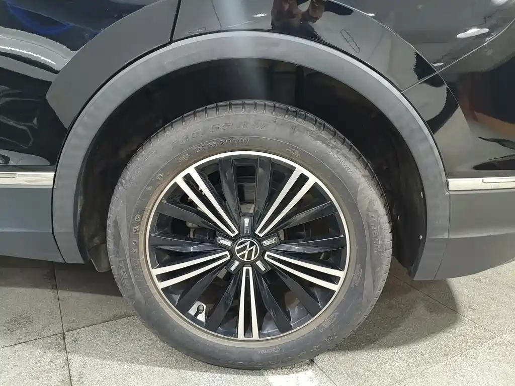 Volkswagen Tiguan L 2021 — фото 16