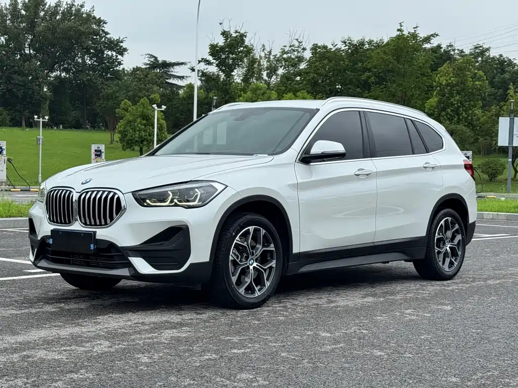 BMW X1 2021 — фото 1