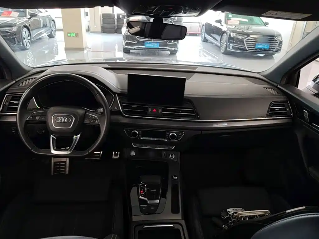 Audi Q5L 2024 — фото 16